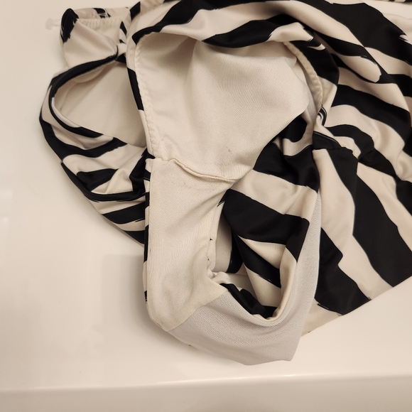 Milonga Zebra Over The Shoulder One Piece Swimsuit - Picture 9 of 11